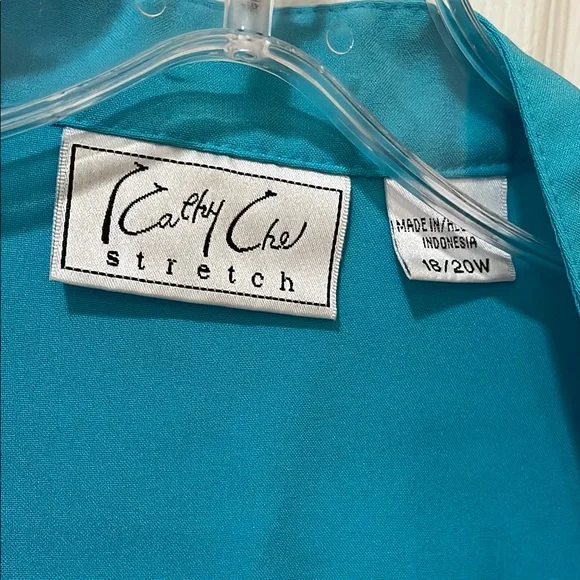 Turquoise Button-Up Women's Top - Picture 6 of 6